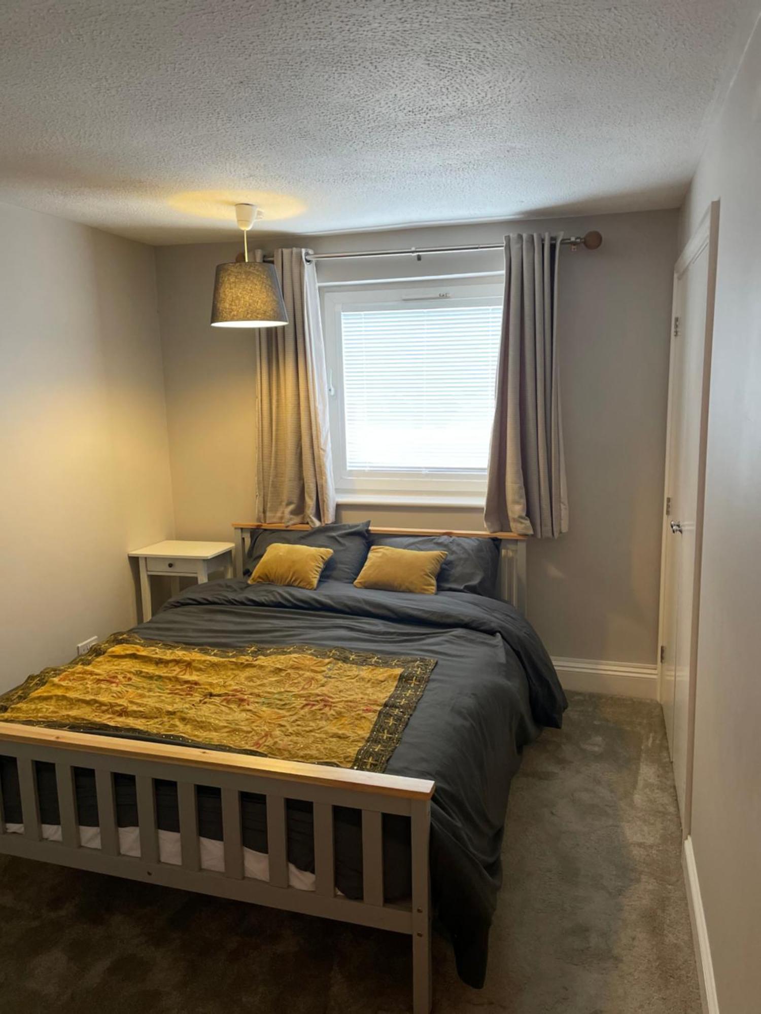 Spacious Near Heathrow With Allocated Parking Apartment Uxbridge